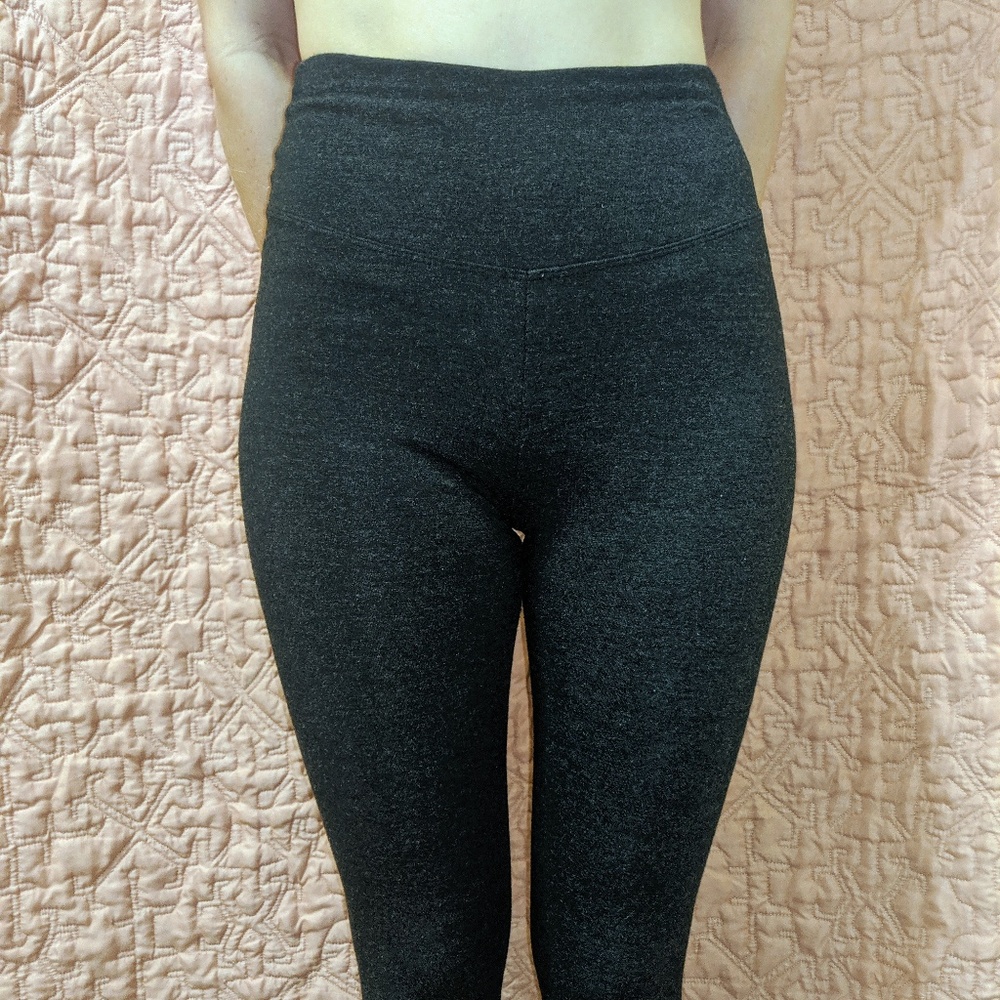 Marika Capri Athletic Pants/Leggings